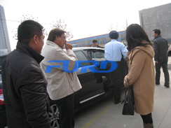 護(hù)航質(zhì)量 共筑誠(chéng)信-福瑞得機(jī)械一天兩波外國(guó)友人來廠采購壓路機(jī)